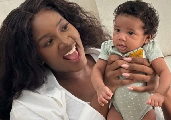 ‘Tenho uma deusinha em casa’, diz Iza sobre sua filha, Nala
