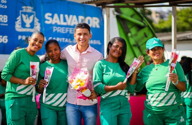 CANDEIAS: PREFEITURA HOMENAGEIA MULHERES DA LIMPEZA URBANA COM CAFÉ DA MANHÃ ESPECIAL