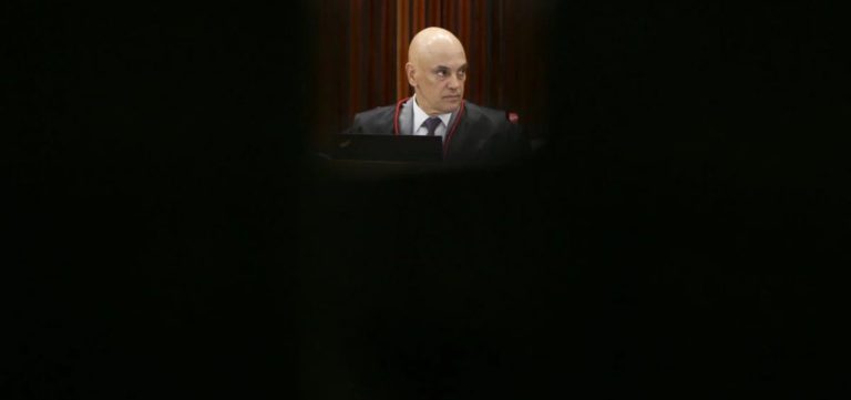 PF indicia ex-assessor de Moraes em investigação sobre diálogos do ministro