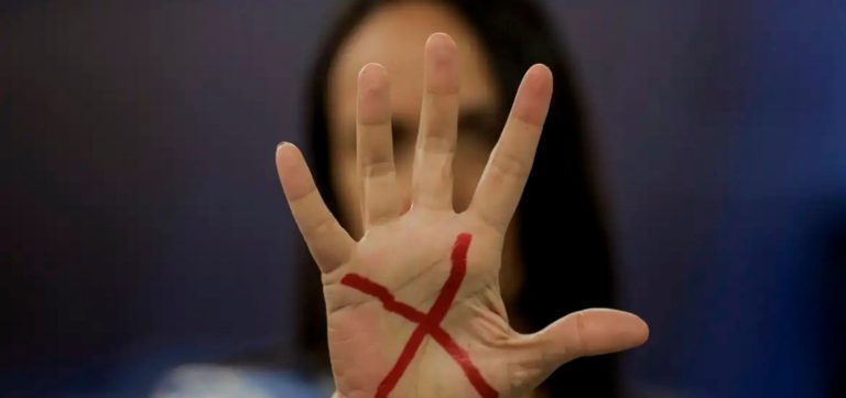 Mulheres vítimas de violência podem ter reconstrução dentária pelo SUS