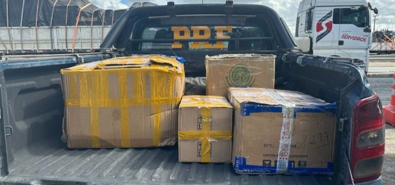 PRF apreende carga irregular com perfumes, eletrônicos e brinquedos na Bahia