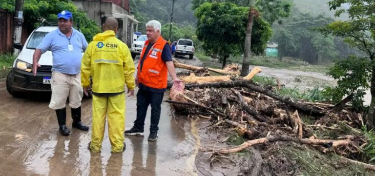 Chuvas deixam mais de 100 pessoas desalojadas no Rio