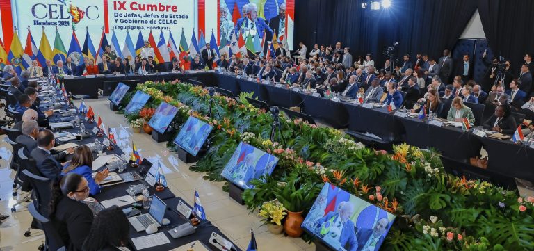 “Trágico que tentativas de golpe de Estado voltem a fazer parte do cotidiano”, diz Lula durante discurso em Honduras
