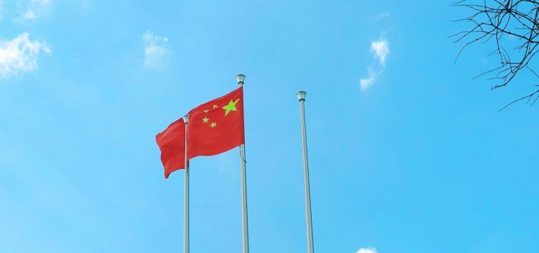 China quer fazer acordo, mas não sabe como, diz Trump após elevar tarifas a 125%
