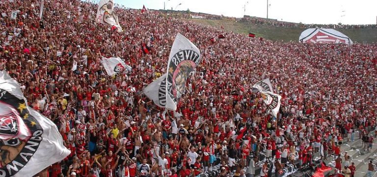 Vitória pode receber punição por cânticos homofóbicos contra Wagner Leonardo