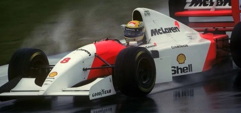 Capacete histórico de Ayrton Senna é vendido por valor recorde em leilão