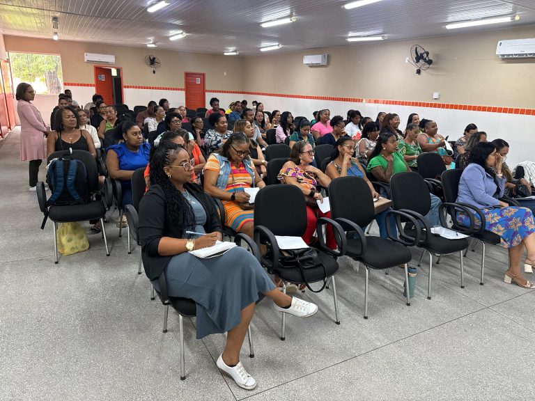 Candeias: SESAU realiza capacitação para servidores da saúde com foco na qualidade do atendimento ao público