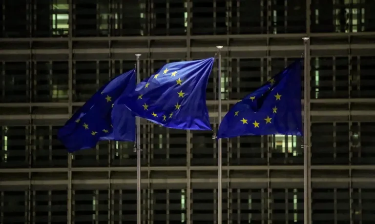 União Europeia busca unidade em primeira ação contra tarifas de Trump