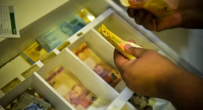 Contas externas do Governo Federal têm saldo negativo de novo