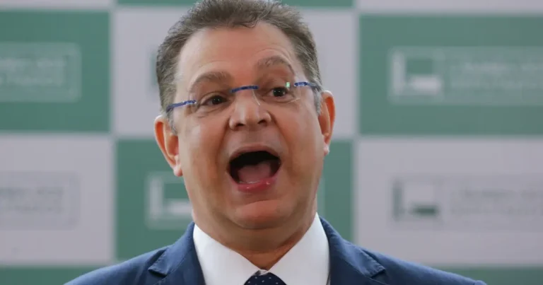 Após mudar a estratégia para pautar a anistia de 8 de janeiro, líder do PL declara já ter 165 votos a favor