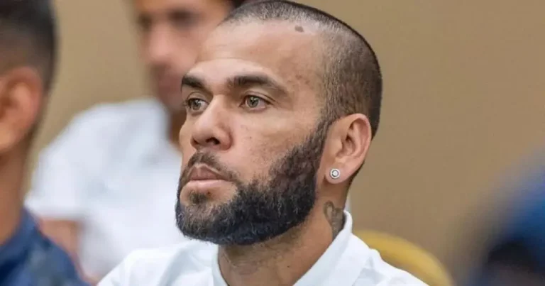 Daniel Alves é liberado para voltar ao Brasil após absolvição na Espanha