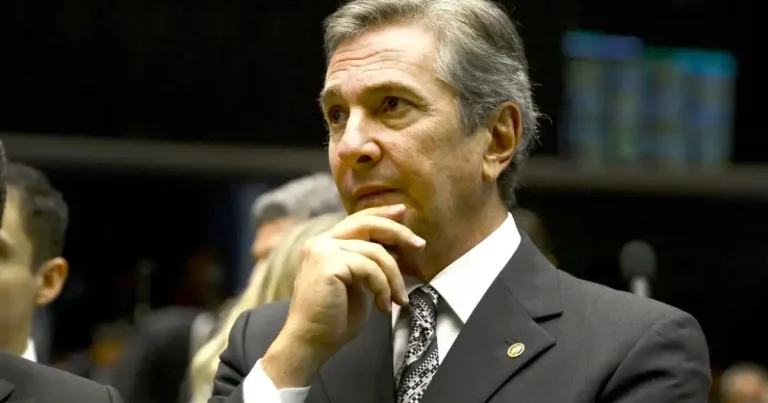 Presídio em Maceió adaptou sala de diretor para atender Collor