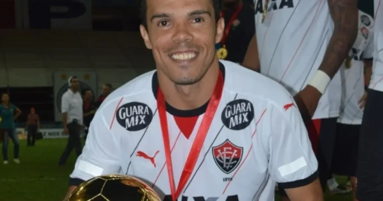Morre Leandro Domingues, ex-jogador do Vitória, aos 41 anos