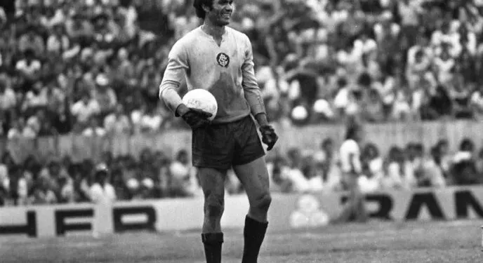 Morre ex-goleiro Manga, ídolo de Botafogo e Inter