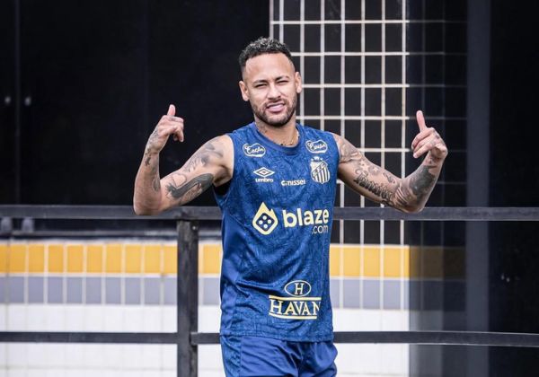 Neymar rebate críticas sobre sua postura no extra campo: ‘A felicidade incomoda demais’