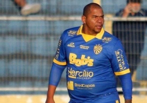 Ex-Vitória, Walter perde 42 quilos e é anunciado em clube de Goiânia