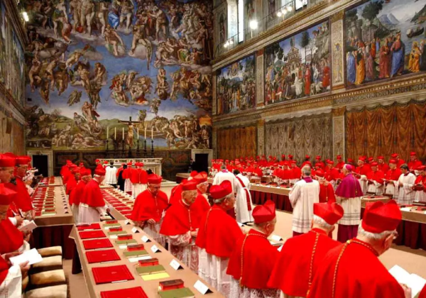 Cardeais brasileiros iniciam viagem a Roma para funeral de Francisco e participação no Conclave