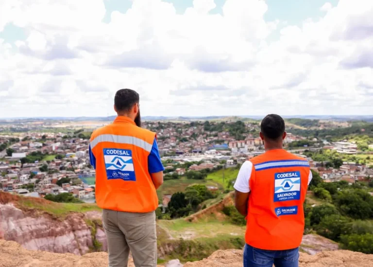 Defesa Civil e técnicos da Codesal visitam áreas de riscos para implantação da Central de Monitoramento do tempo