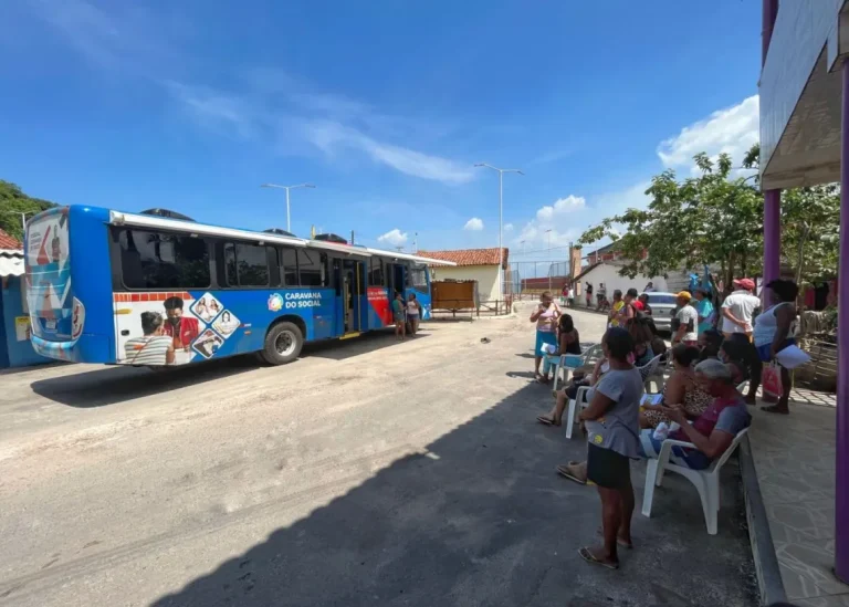 Candeias: Pescadores e marisqueiras que recebem auxílio defeso são convocados para entrega de documentação