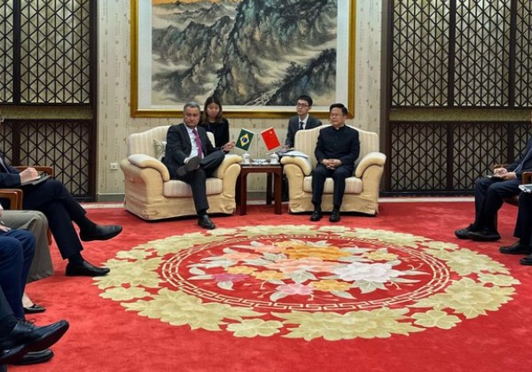 Na China, Rui Costa inicia agenda intensa de preparação para consolidar novas parcerias