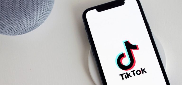 União Europeia aplica multa bilionária ao TikTok por transferir dados à China