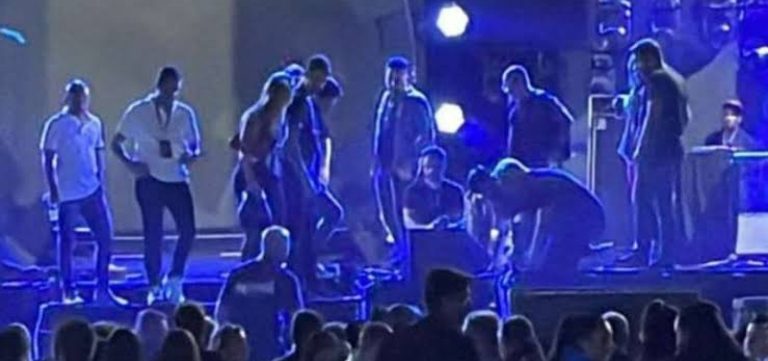 Cantor Marrone cai do palco durante show em Goiânia e assusta fãs