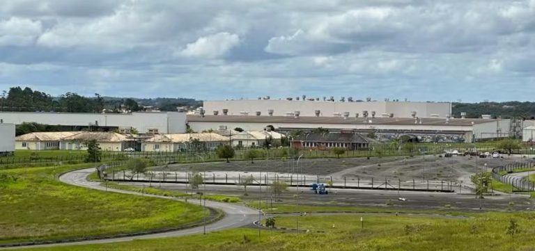 Secretário afirma que fábrica da BYD começa operar até o fim de 2026