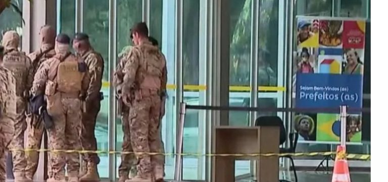 Suspeita de bomba mobiliza polícia em frente ao Ministério do Desenvolvimento em Brasília