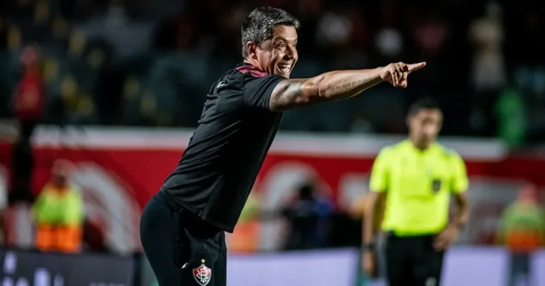 Thiago Carpini fala sobre superação do Vitória após derrota para o Ceará: “Já saímos de piores”