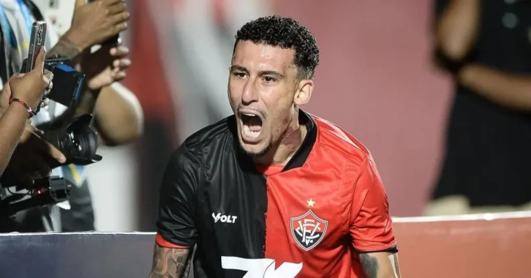 Baralhas sofre com tontura e desfalca o Vitória por tempo indeterminado