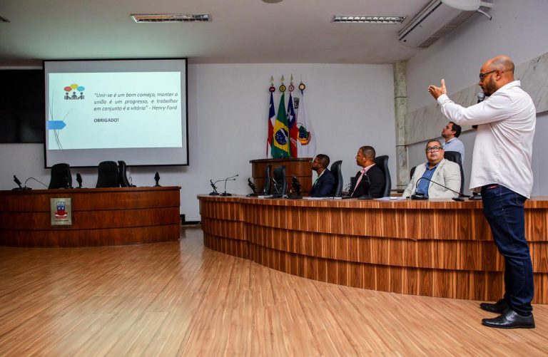 Candeias: Técnicos da SEFAZ realizam audiência pública referente à LDO 2026