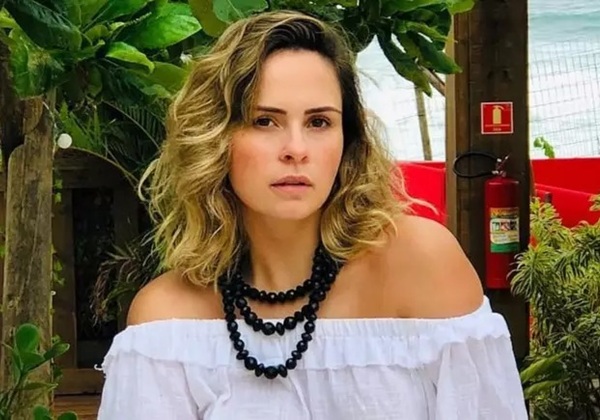 Ana Paula Renault se recupera de cirurgia emergencial e faz alerta: Dor nas costas não é normal