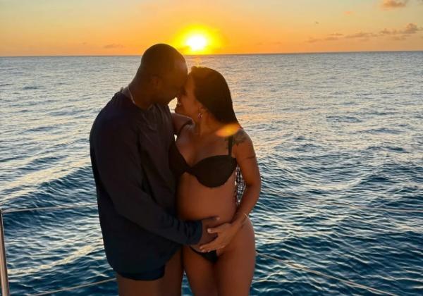 Carol Peixinho curte gravidez em Fernando de Noronha com Thiaguinho