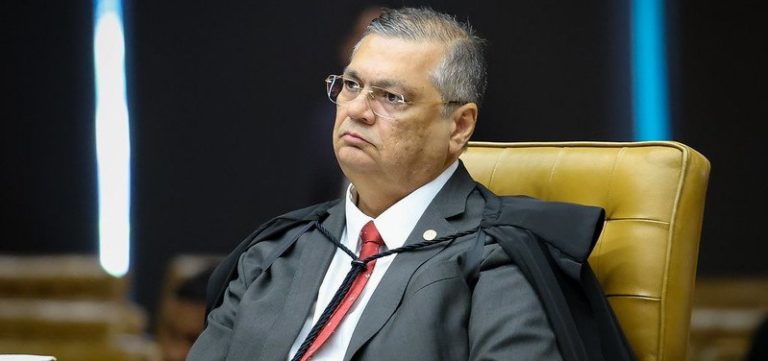 Flávio Dino quer provas de fiscalização em emendas destinadas a ONGs
