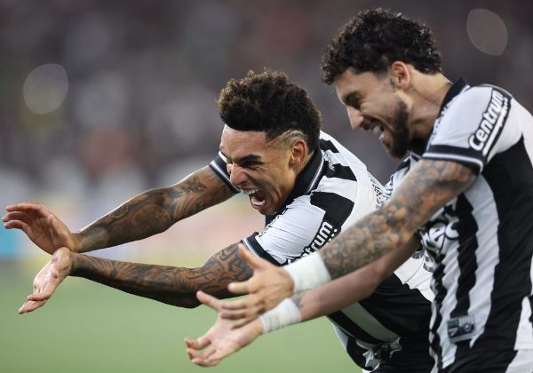 Botafogo bate o Ceará e tira o Bahia do G-6 do Campeonato Brasileiro