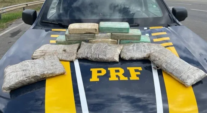PRF prende 2 homens e apreende 10 kg de cocaína e skunk em SUV na Bahia