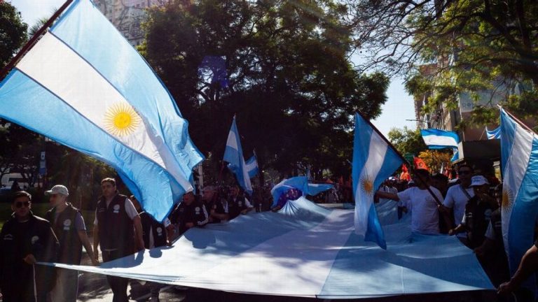 Jogador de time argentino morre após e causa comoção nacional