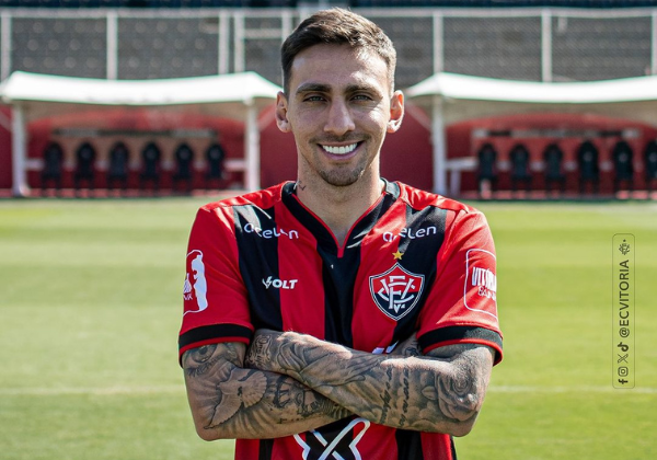 Gustavo Mosquito encaminha saída do Vitória e deve jogar no futebol japonês