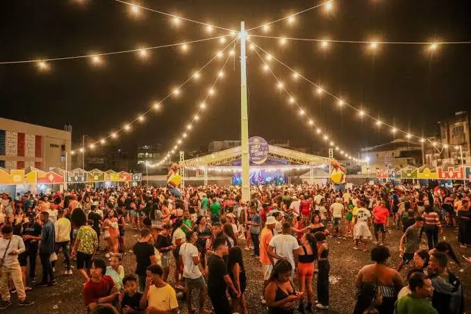 Candeias: Prefeitura disponibiliza ônibus gratuitos nos dias de shows do Arraiá do Aconchego; Veja roteiros