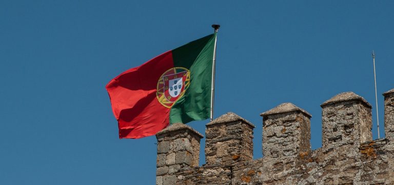 Parlamento de Portugal aprova pacote anti-imigração; medida afeta milhares de brasileiros
