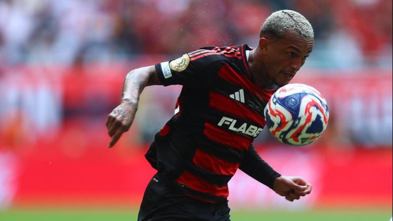 Wesley acerta salários e tempo de contrato com a Roma; Flamengo aguarda proposta oficial
