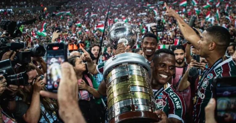 Colombiano Jhon Arias aceita receber menos para realizar sonho de atuar no futebol inglês