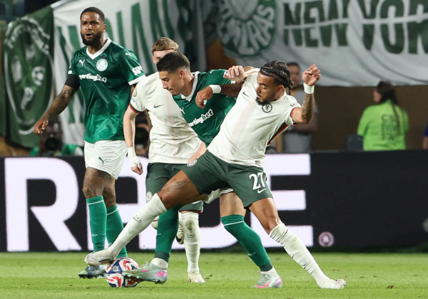 Com gol contra, Palmeiras perde confronto com Chelsea por 2×1 e deixa Mundial de Clubes