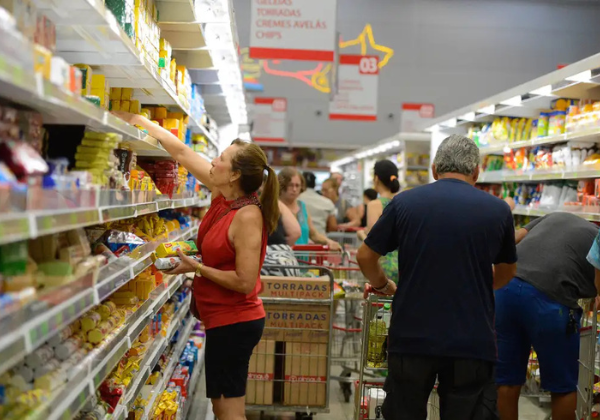 Preço dos alimentos cai e índice do IPCA fica em 0,24% em junho