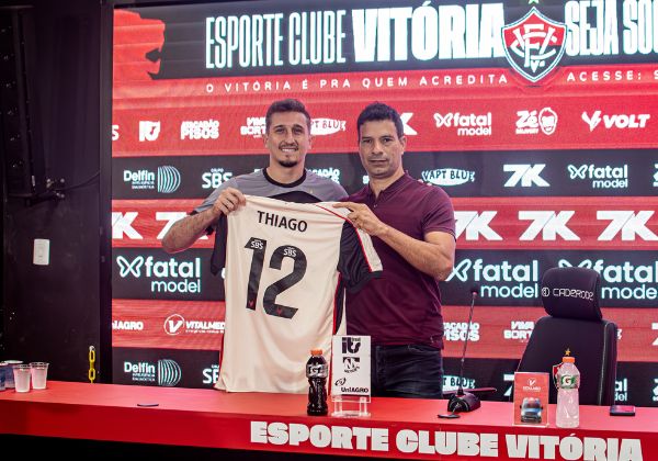 Thiago Couto é apresentado no Vitória e cita Rogério Ceni como inspiração