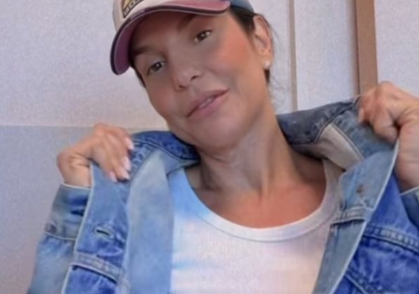 Ivete usa jaqueta de Paulo Gustavo: ‘Dá saudade, eu visto’