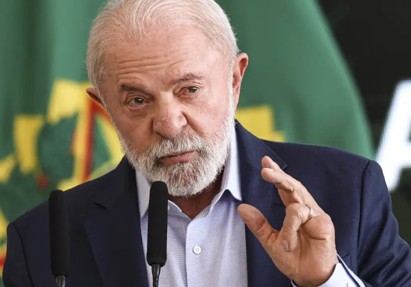 Lula assina decreto que regulamenta a Lei da Reciprocidade