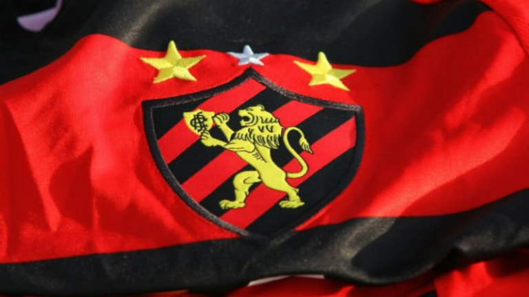 Torcedores do Sport invadem CT e ameaçam jogadores; assista