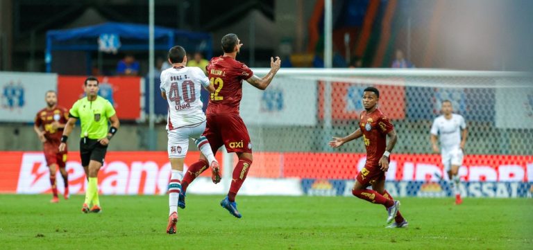 Em jogo emocionante, Bahia sofre revirada, mas arranca empate com o Fluminense