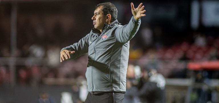 Carille confia em reação do Vitória no 2º turno: “Ninguém vai jogar a toalha”